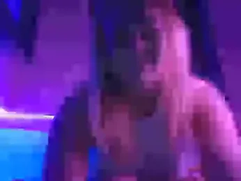 OSoTinyyy webcam model stream image