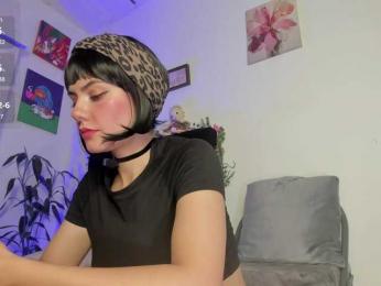 Lisvandre webcam bongacams model stream image