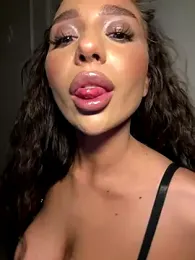 CardiSweetBaby webcam model stream image