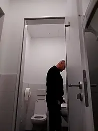 Husoban webcam model stream image