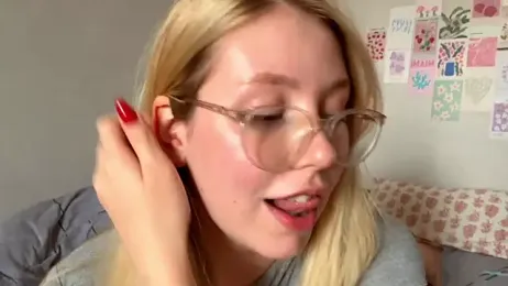 HoneyAudrey webcam stripchat model stream image