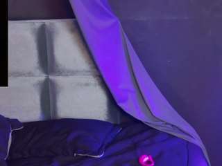 maylu-fox webcam model stream image