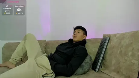 LoganTwink18 webcam model stream image