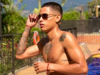 Dan Airen webcam flirt4free model stream image