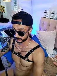 Tom_cooper_ webcam model stream image