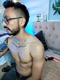 Tom_cooper_ webcam model stream image