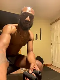Prettyrichy webcam model stream image