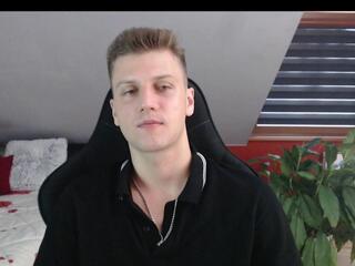 Leo Fowler webcam flirt4free model stream image