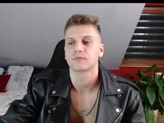 Leo Fowler webcam model stream image