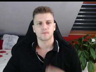 Leo Fowler webcam model stream image