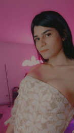 Carolsali webcam model stream image