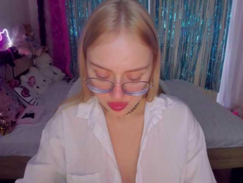 ElinaOcean webcam model stream image