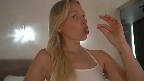 -Snowwwy- webcam stripchat model stream image