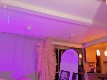 mia_yourmommy webcam model stream image