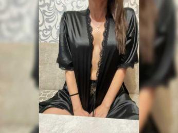 Karamelka111 webcam model stream image