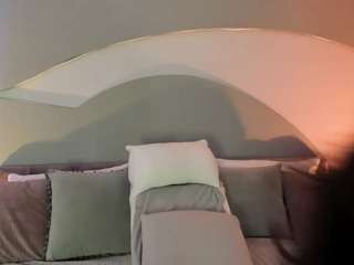 nicolle-w webcam model stream image