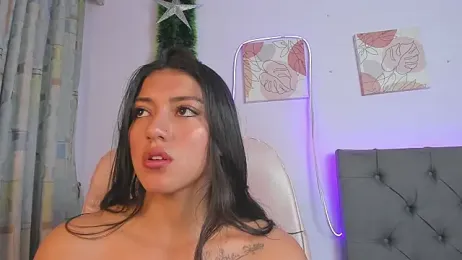 Quiinn_bx webcam stripchat model stream image