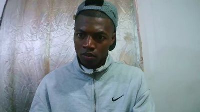 Lovainathiery webcam model stream image