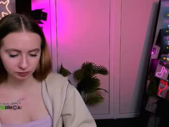 mila_glow webcam model stream image