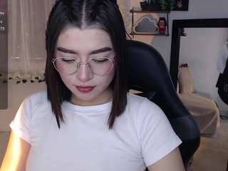 mily-thomson-b webcam camsoda model stream image
