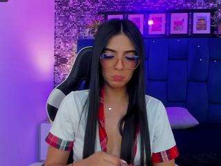 zoey-cute webcam model stream image