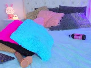 leana-lovings11 webcam model stream image