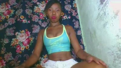 Cloria webcam model stream image
