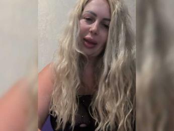 SweetJulia21 webcam model stream image