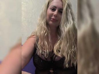 SweetJulia21 webcam model stream image