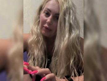 SweetJulia21 webcam bongacams model stream image