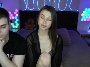 VikkiAndGeorge webcam model stream image