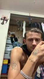 DDROPPA webcam model stream image