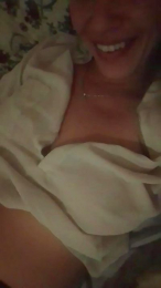 Leonafuego webcam model stream image