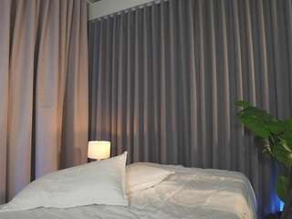 pop-doll webcam model stream image