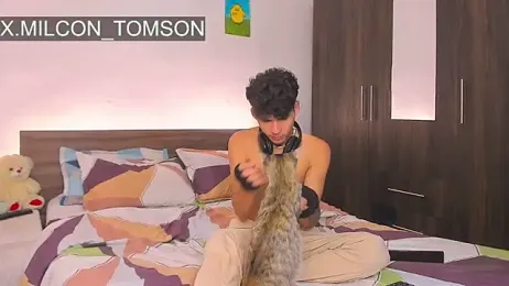 Milcon_Thomson webcam model stream image