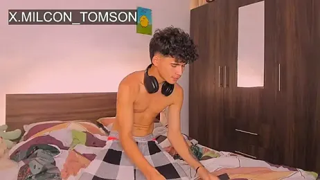 Milcon_Thomson webcam model stream image