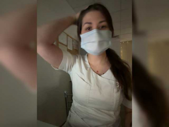 CupcakeBee webcam bongacams model stream image