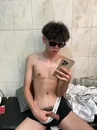 YT_11 webcam stripchat model stream image