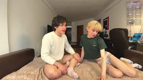 maple_and_neon webcam stripchat model stream image