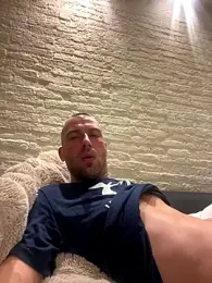 Rotteei1 webcam model stream image