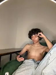 Janioo- webcam stripchat model stream image