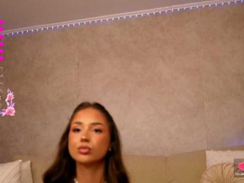 OliviasWays webcam model stream image
