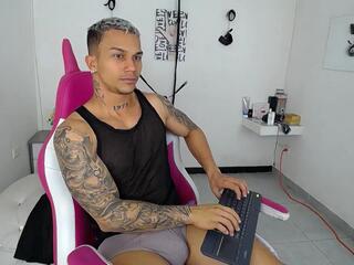 Leonard Price webcam model stream image