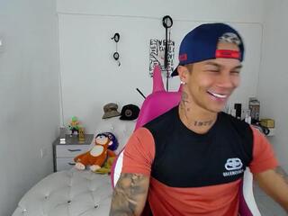 Leonard Price webcam model stream image