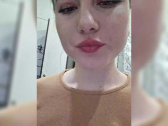 -Molly webcam model stream image