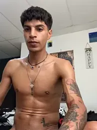 demoon11_ webcam model stream image