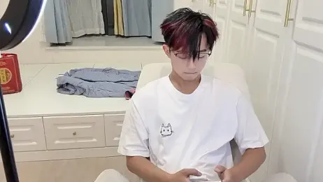 STxuguanhan webcam model stream image
