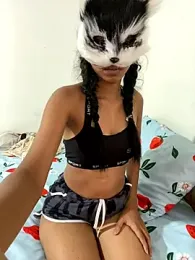 Shanudri77 webcam stripchat model stream image