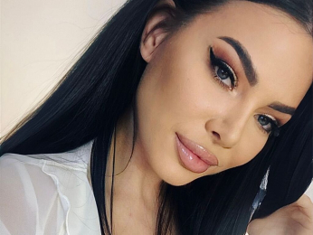 CaitlynEva webcam model stream image