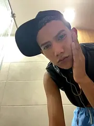 Toy_boy777 webcam model stream image